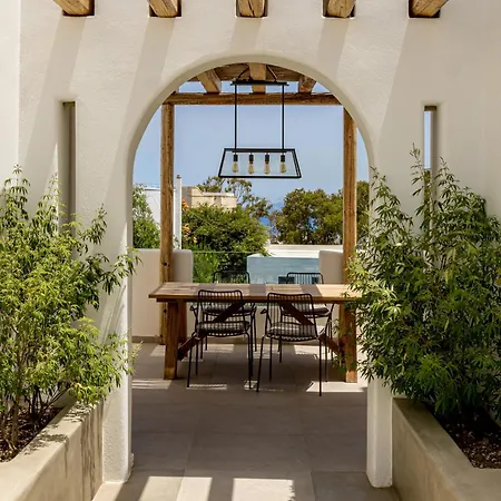 Altera Pars Hotel Messaria (Santorini)